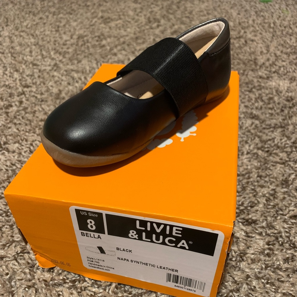 Live and Luca Bella flat toddler size 8